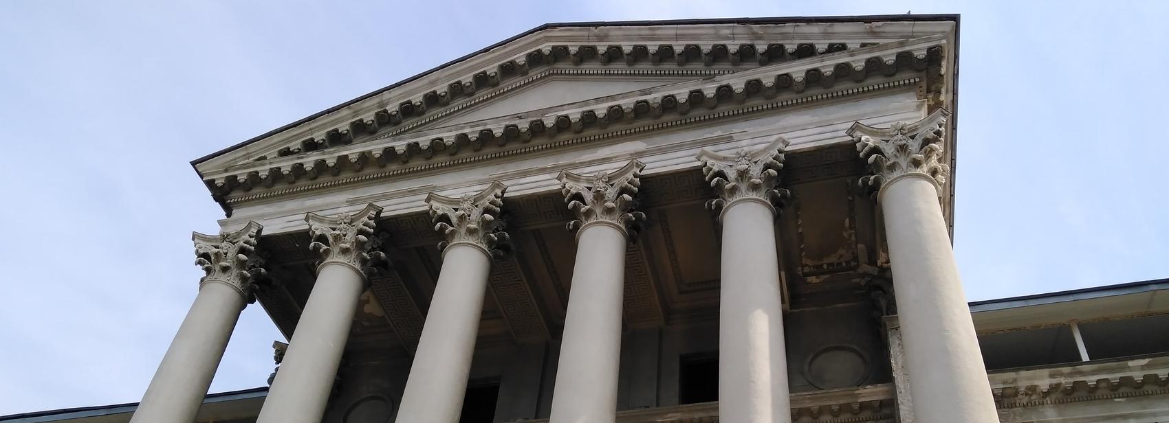 Бриллианты имперской архитектуры нашли в Новосибирске томские блогеры