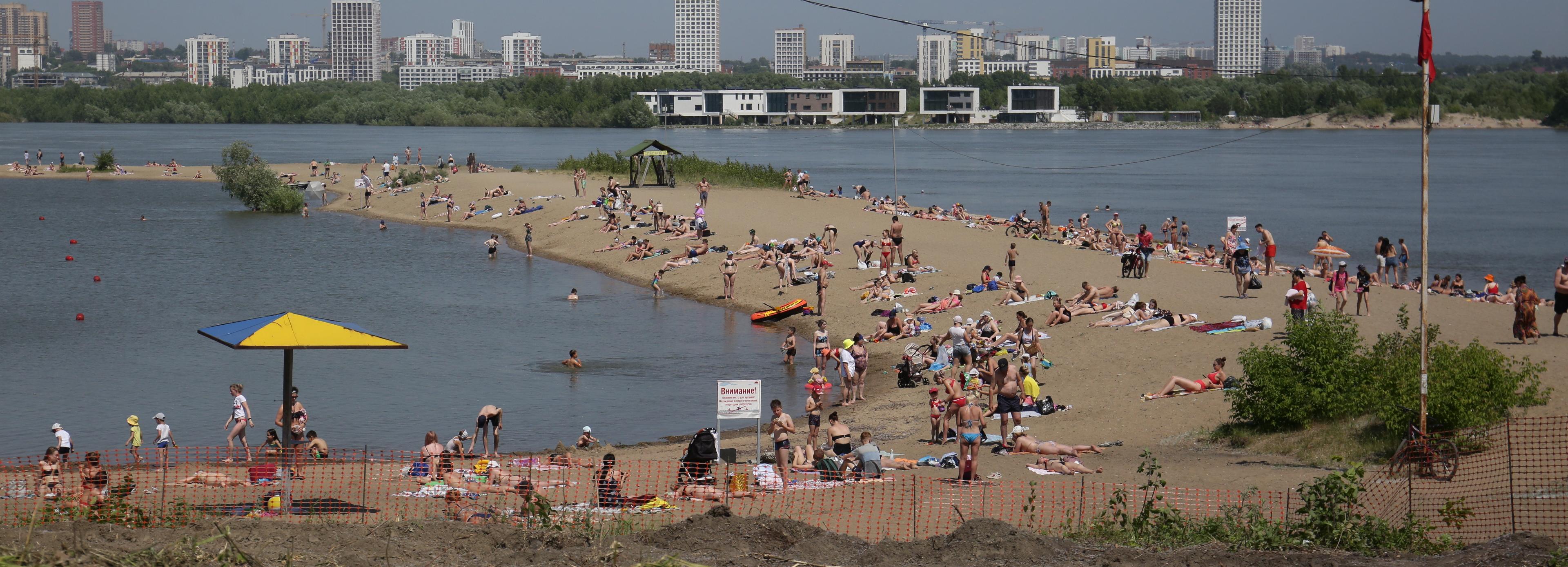 Двух девочек унесло на надувном круге течением Оби в Новосибирске