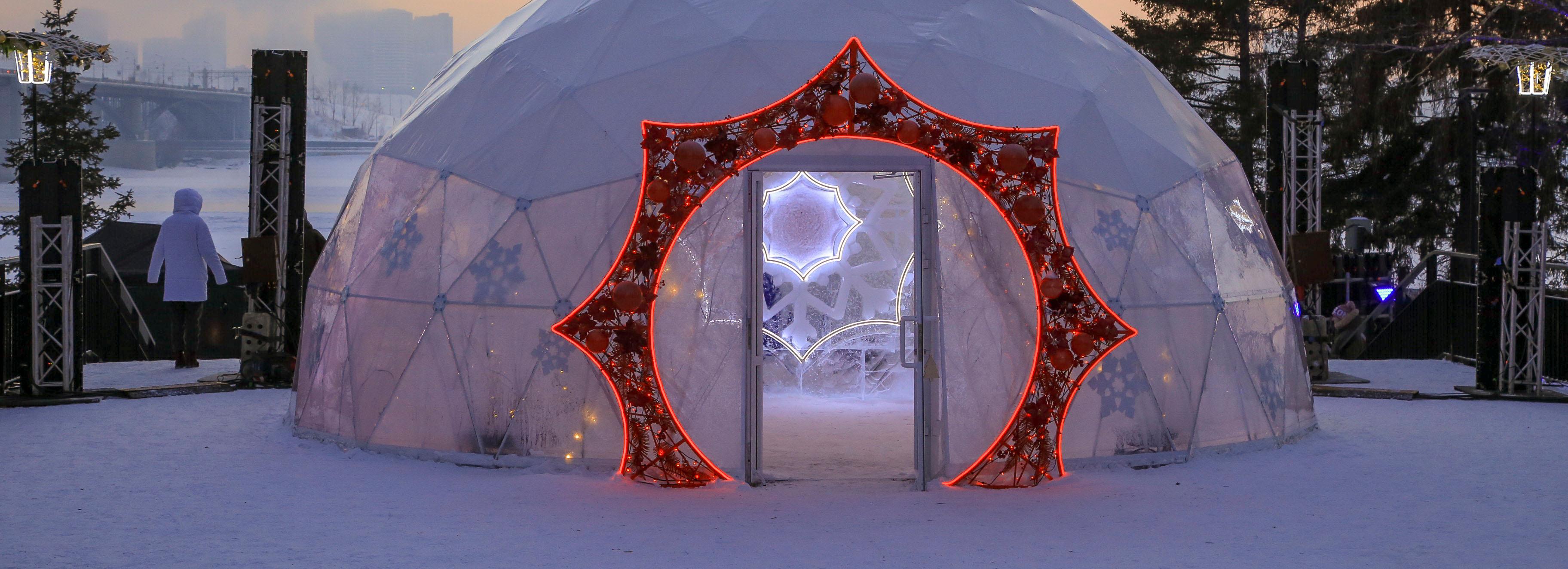 Почти миллион потратят на украшение домика снежинки в Новосибирске