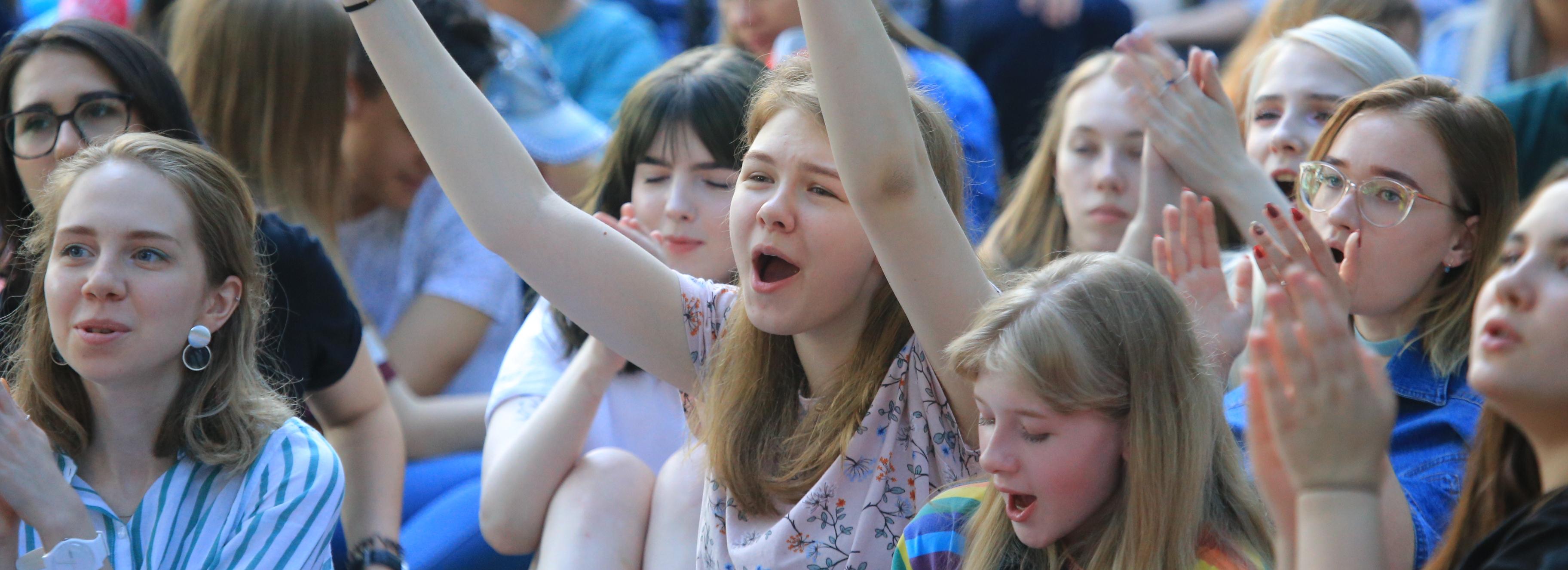 День города в парках: подписать открытку, увидеть кино, создать снежинку
