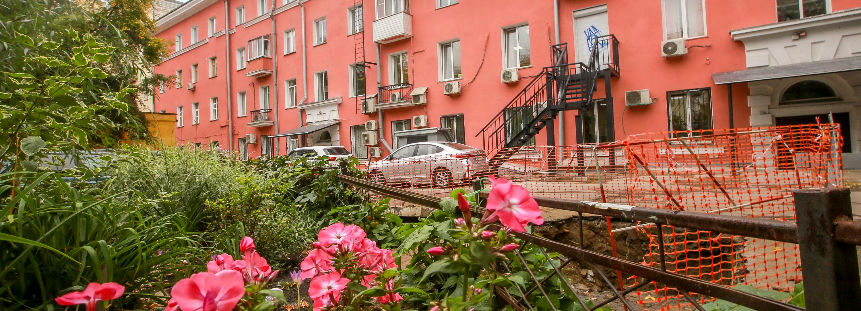 Капремонт двух сталинок 1940-х годов заканчивают на Советской