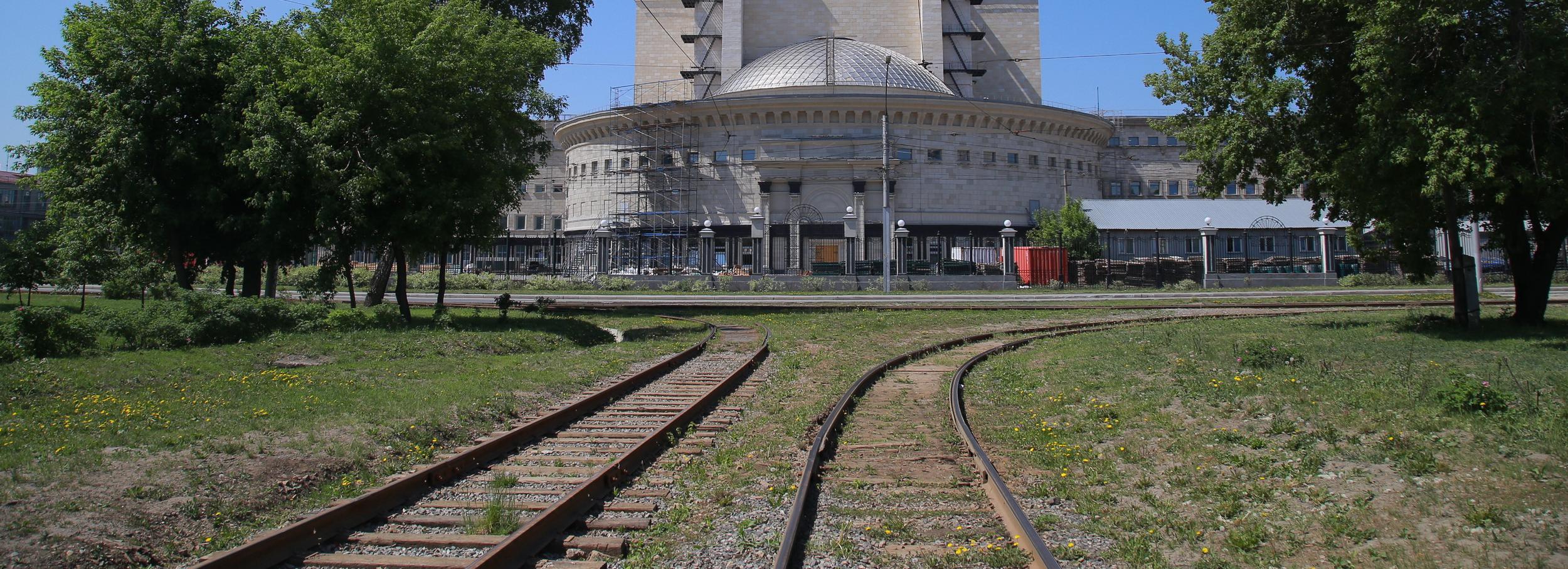 Трамвайное кольцо уберут из сквера за оперным театром в Новосибирске