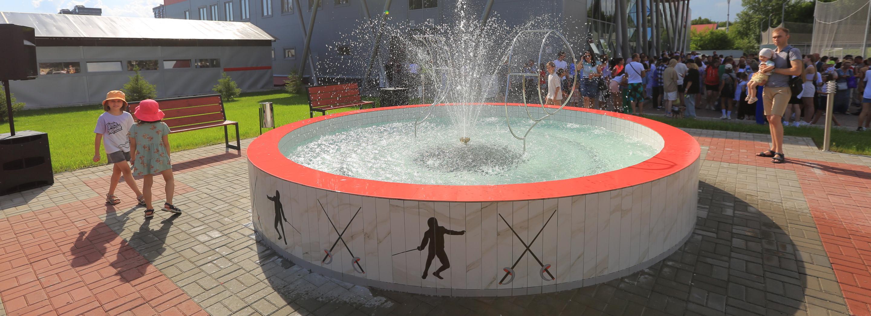 Фонтан в честь прославленного тренера открыли в Новосибирске