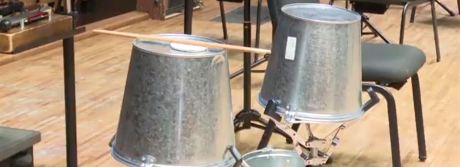 Фантазию для четырёх вёдер и обезьянки сыграют в Новосибирске