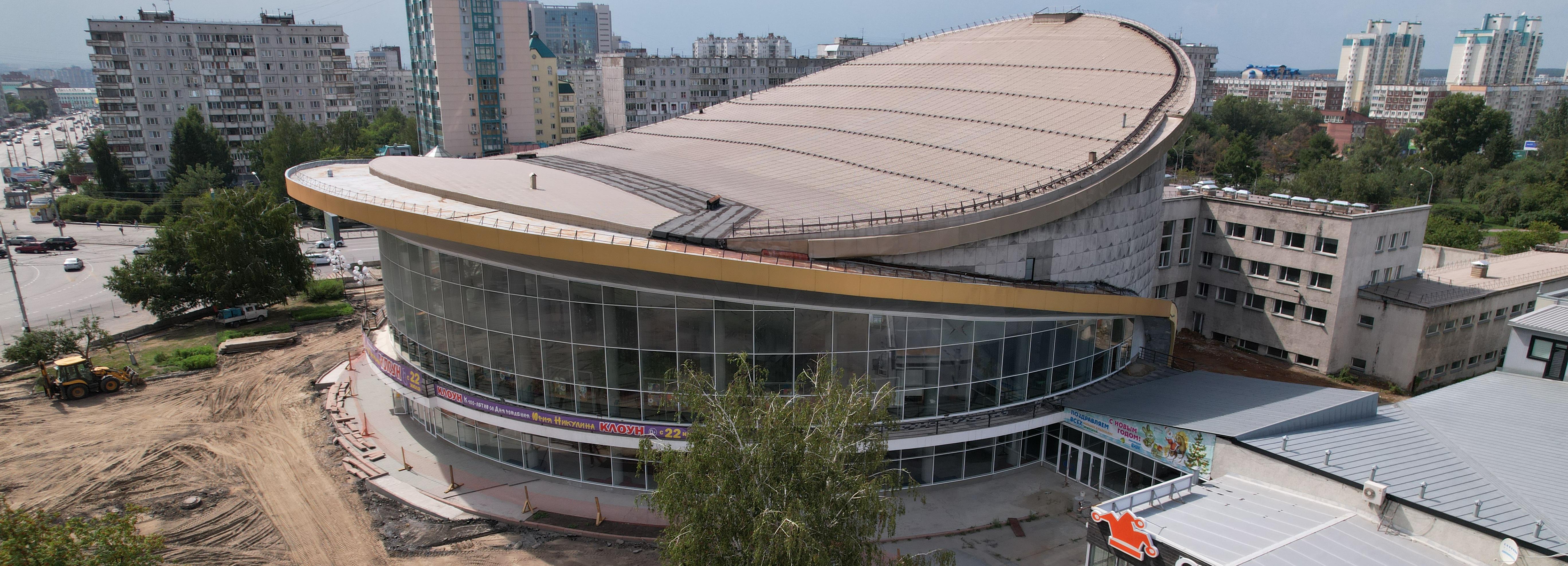 Новосибирцы собирают подписи против парковки у цирка