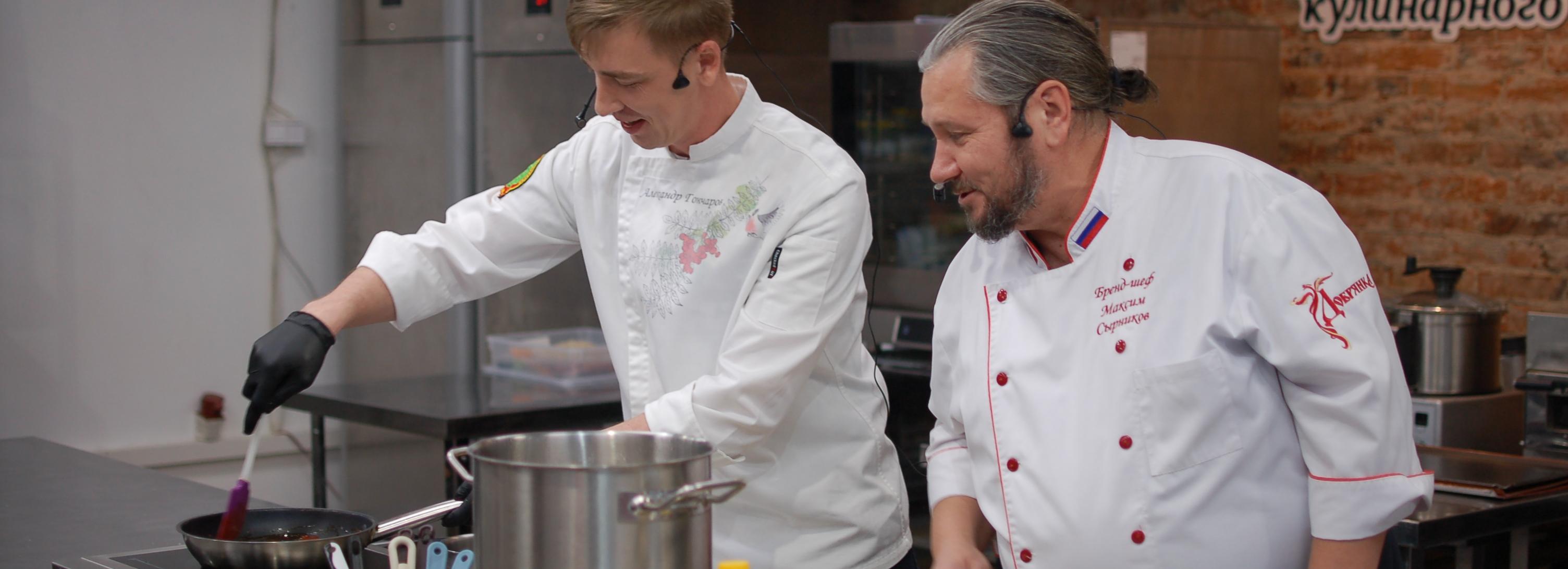 Гостей новогодней столицы России накормят кальёй и томатами с хреном