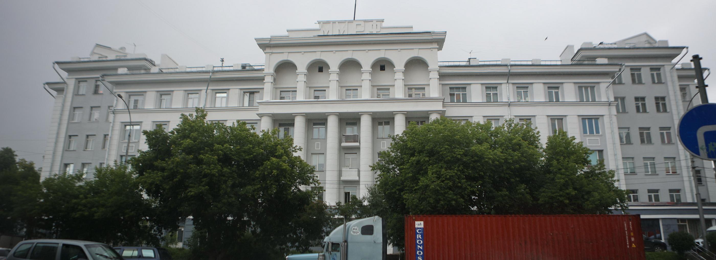 Дворец для грузчиков: смотрим на отреставрированную сталинку на Фабричной