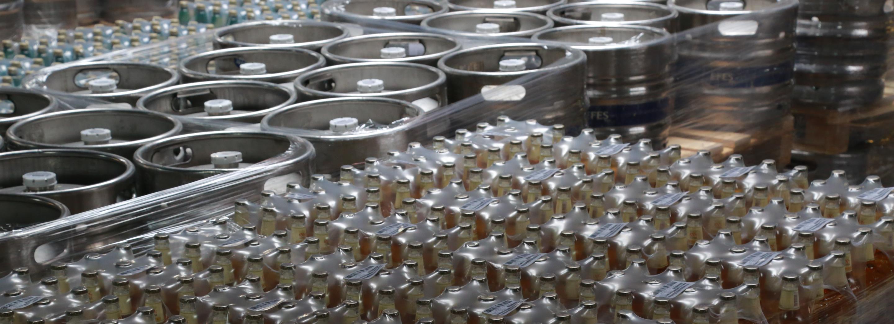 Сотни тысяч литров нелегального алкоголя изъяли в Сибири