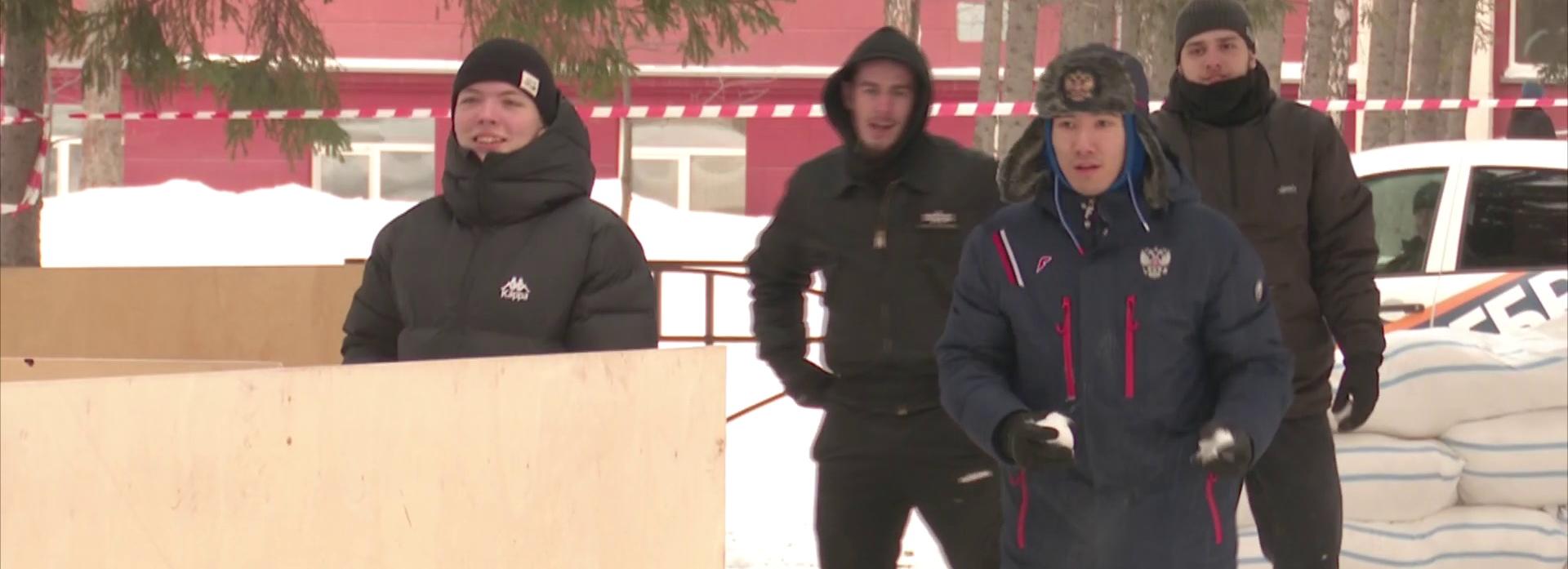 Зажигательную игру в снежки устроили студенты НЭТИ в Татьянин день