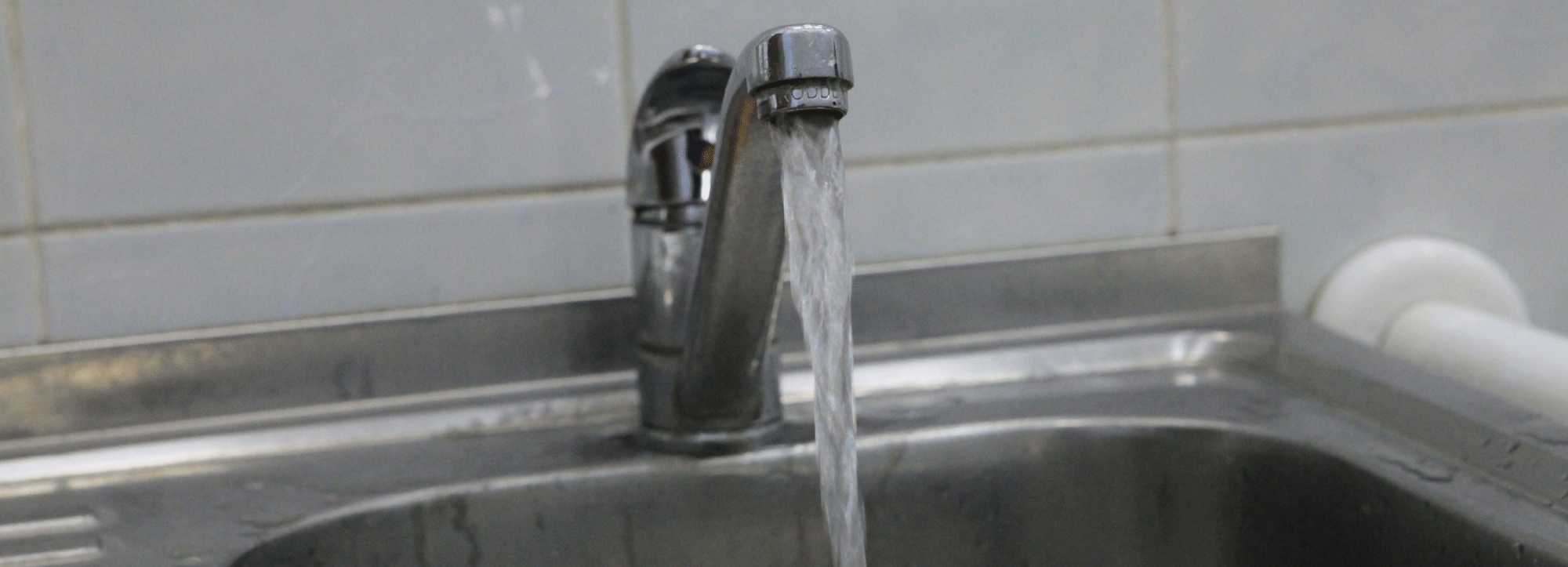 Жильцы 20 домов в Новосибирске переплатили полмиллиона за горячую воду