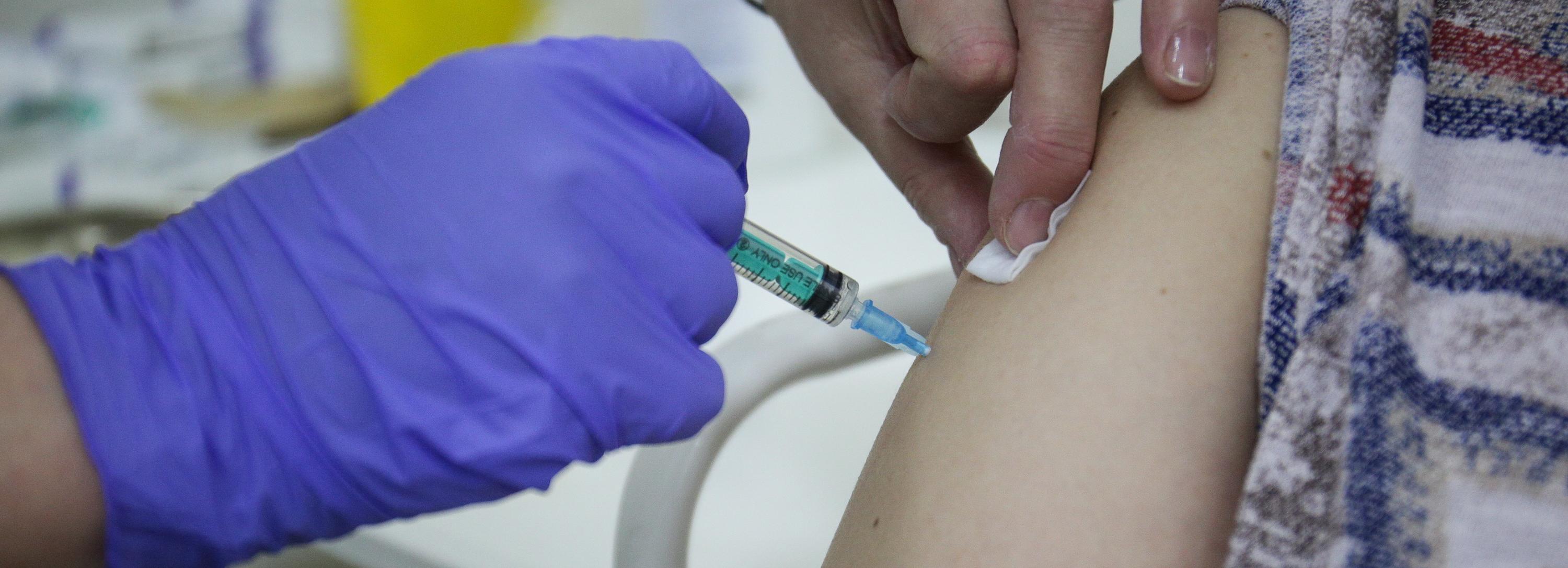 Воспитательница из Ордынки выиграла 100 тысяч в антиковидной лотерее