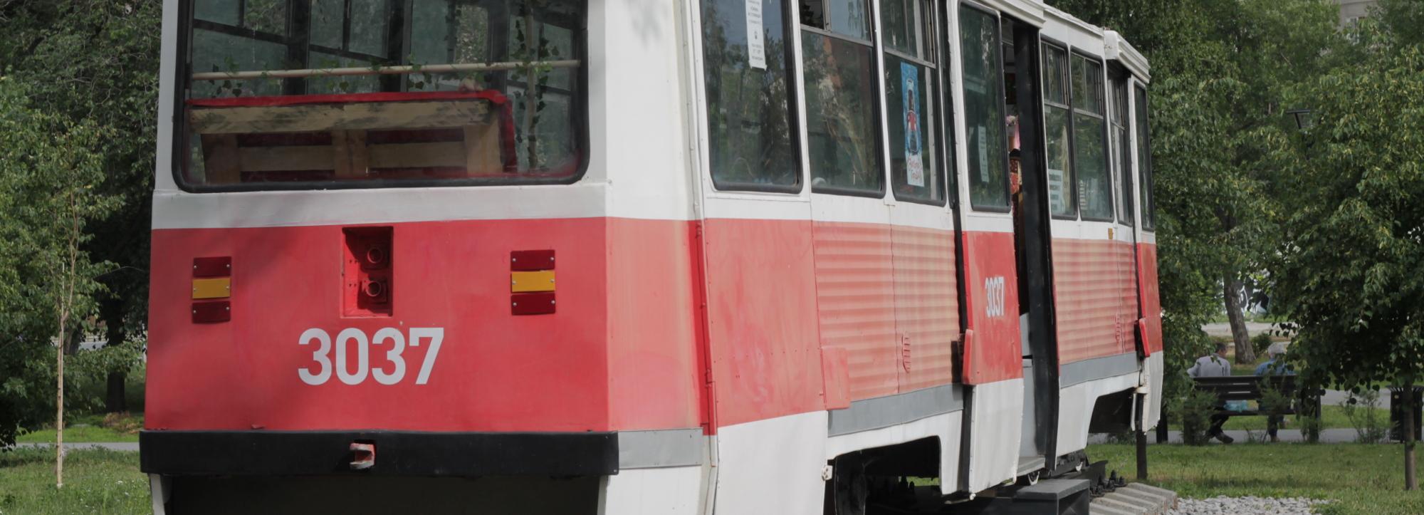 Проблемы передвижения по городу обсудят в 13-м трамвае за НОВАТом