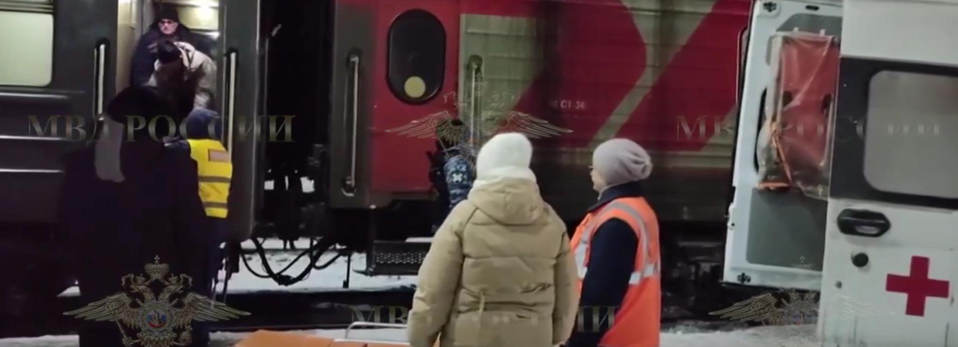 Мужчина напал с ножом на пассажиров поезда в Новосибирской области