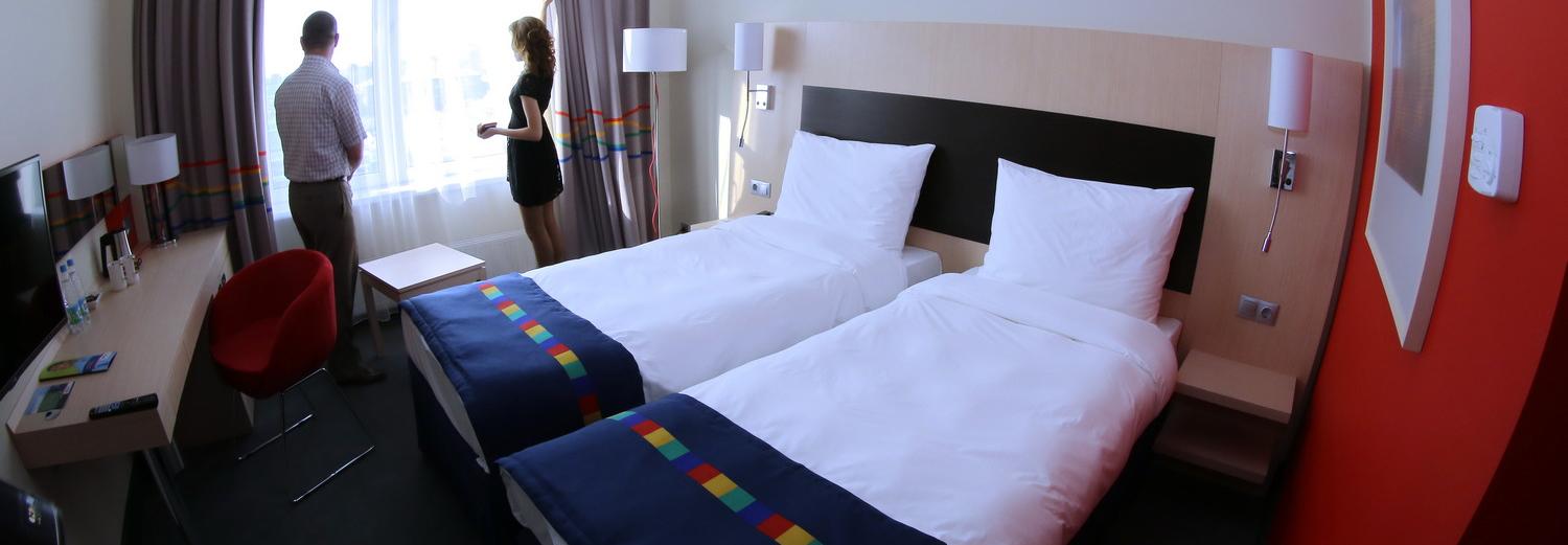 Гостиницы и солярии возобновили работу в Новосибирске