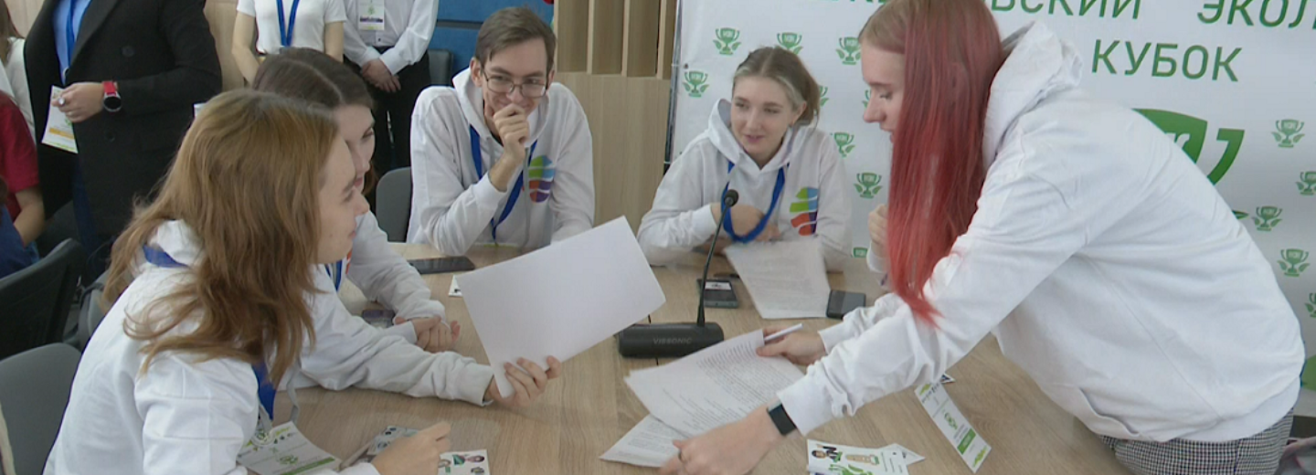 Проект мебели из стеклопластика представили на экокубке в Новосибирске