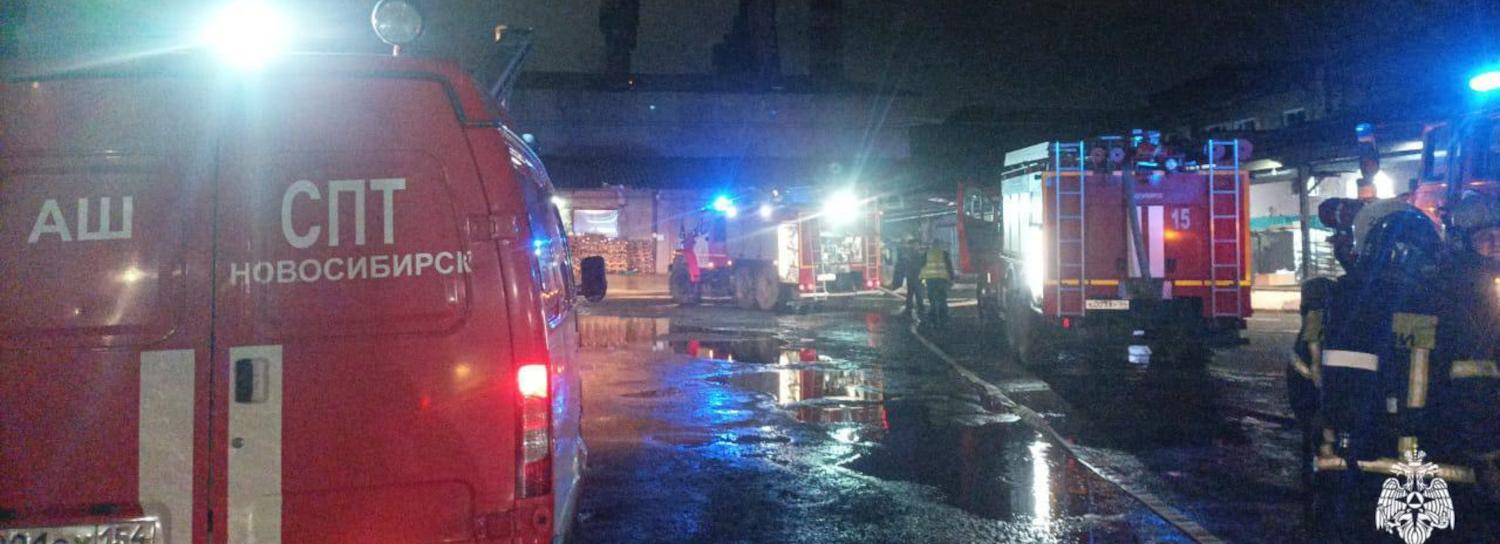 Магазин хлебобулочных изделий загорелся на улице Широкой