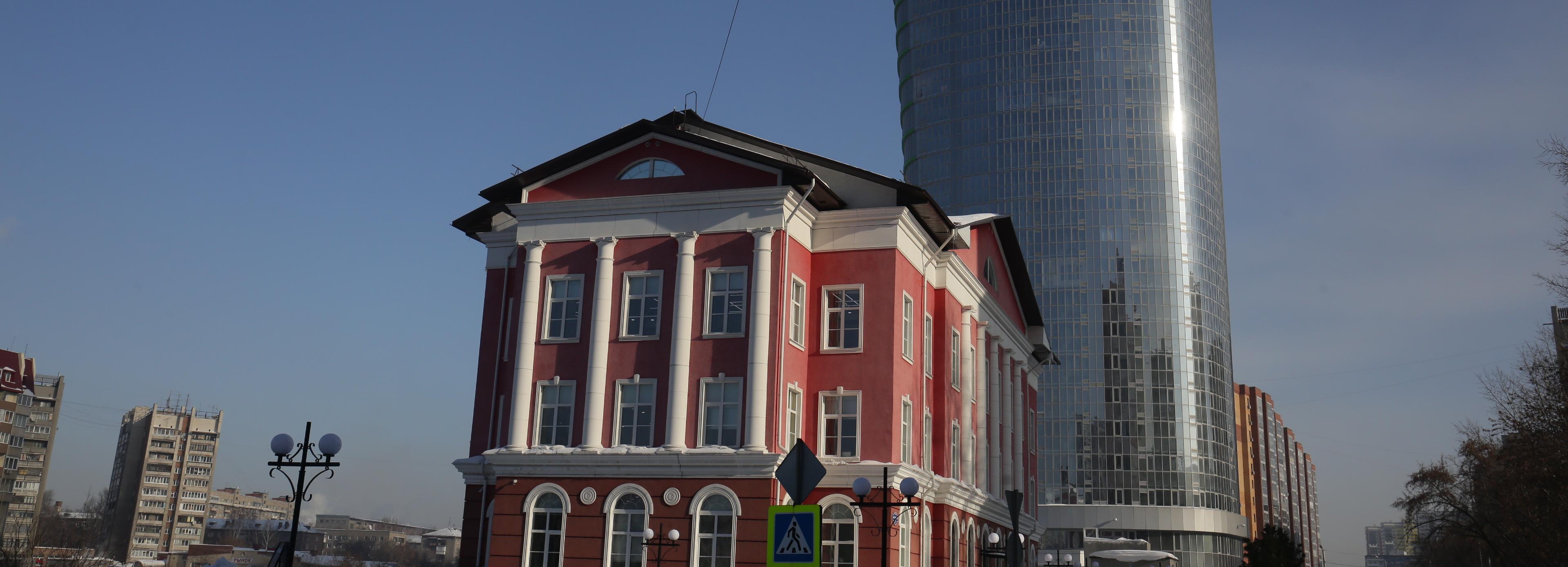 Многострадальный дом-стакан в Новосибирске ввели в эксплуатацию