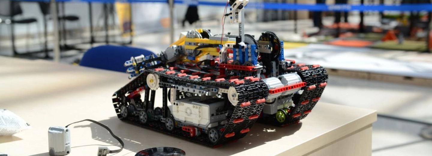 Студент из Новосибирска сделал робота-спасателя для работы под завалами