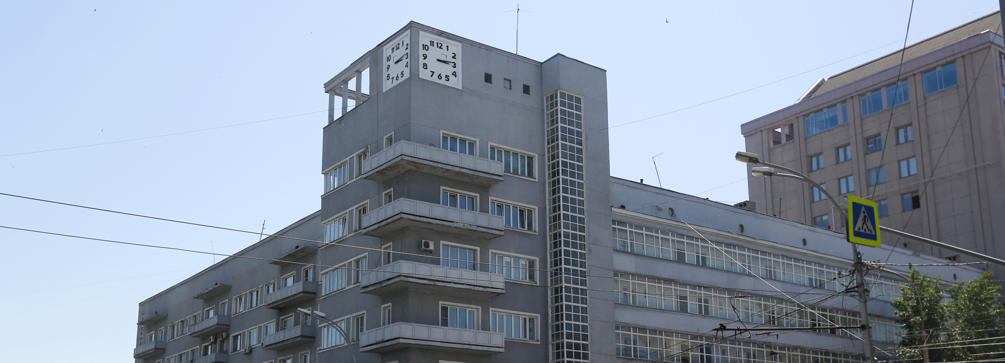 Фильм-экскурсию по знаменитому Дому с часами показали в «Победе»