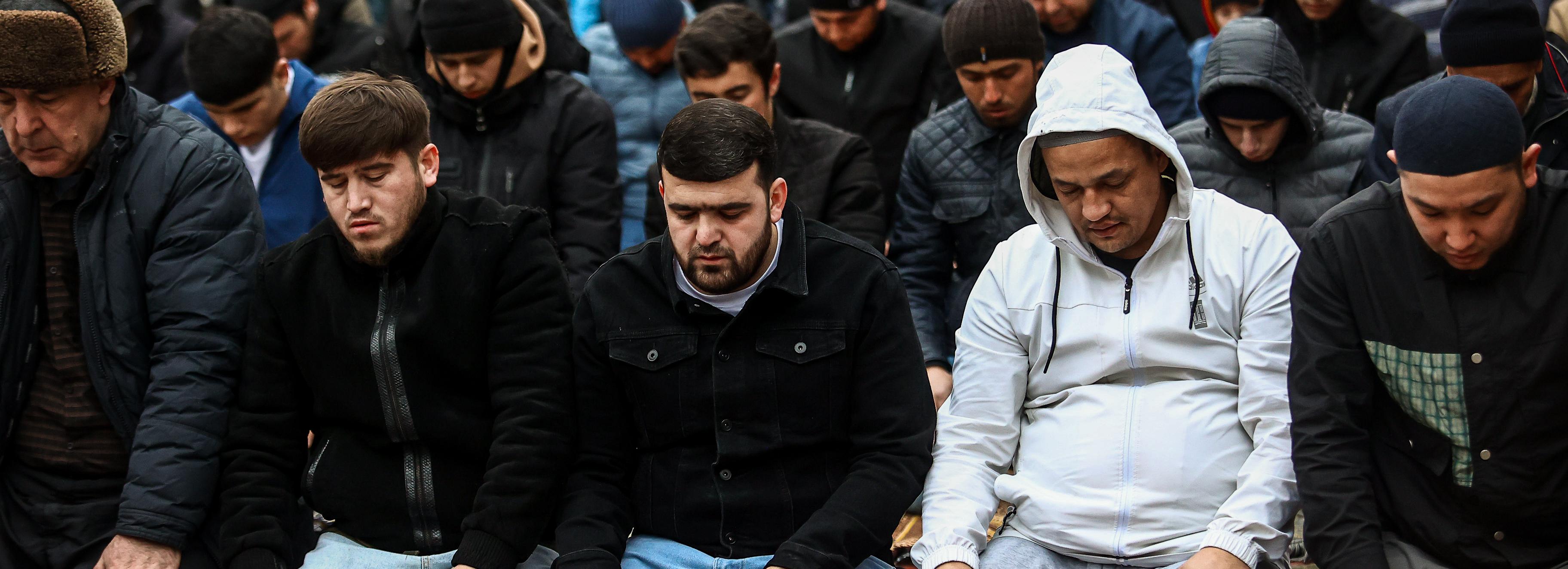 Как мусульмане отмечают Ураза-байрам в Новосибирске: фоторепортаж