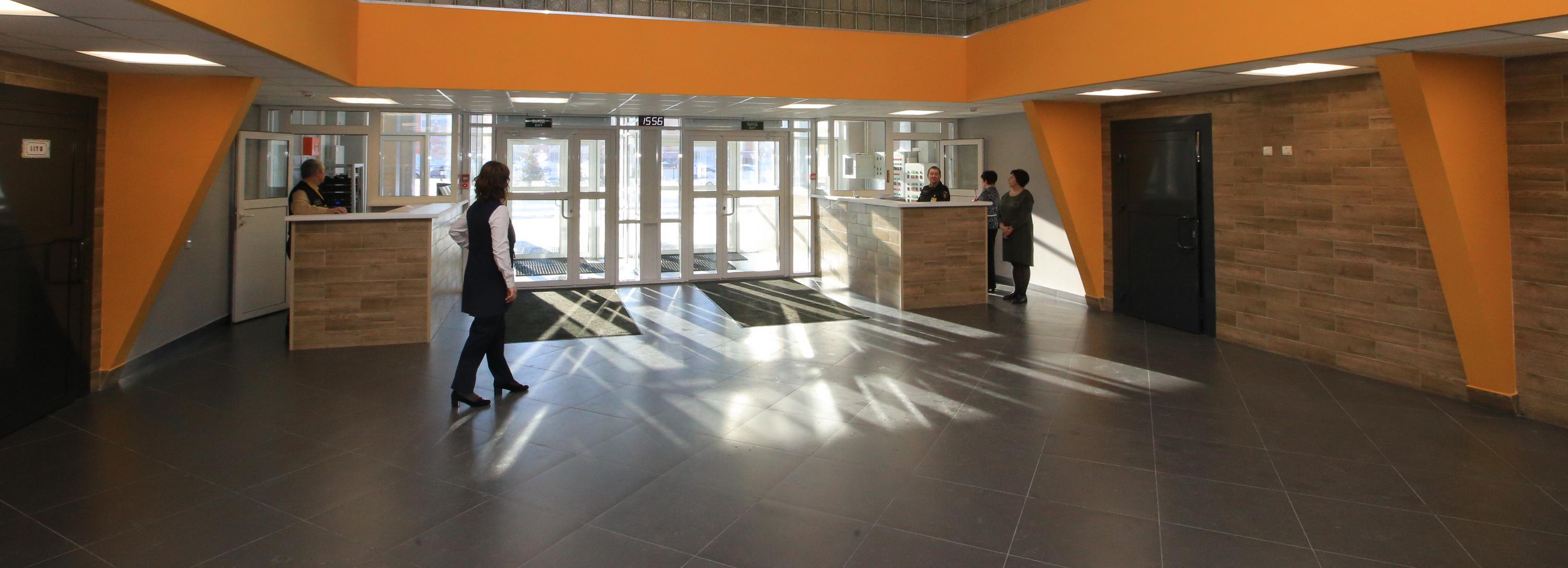 Охрану в школах Новосибирска перепроверят после трагедии в Ижевске