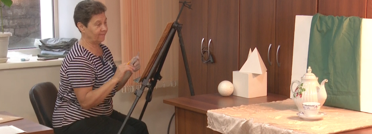 «Добрые» чайники в полутонах рисуют на бесплатном мастер-классе