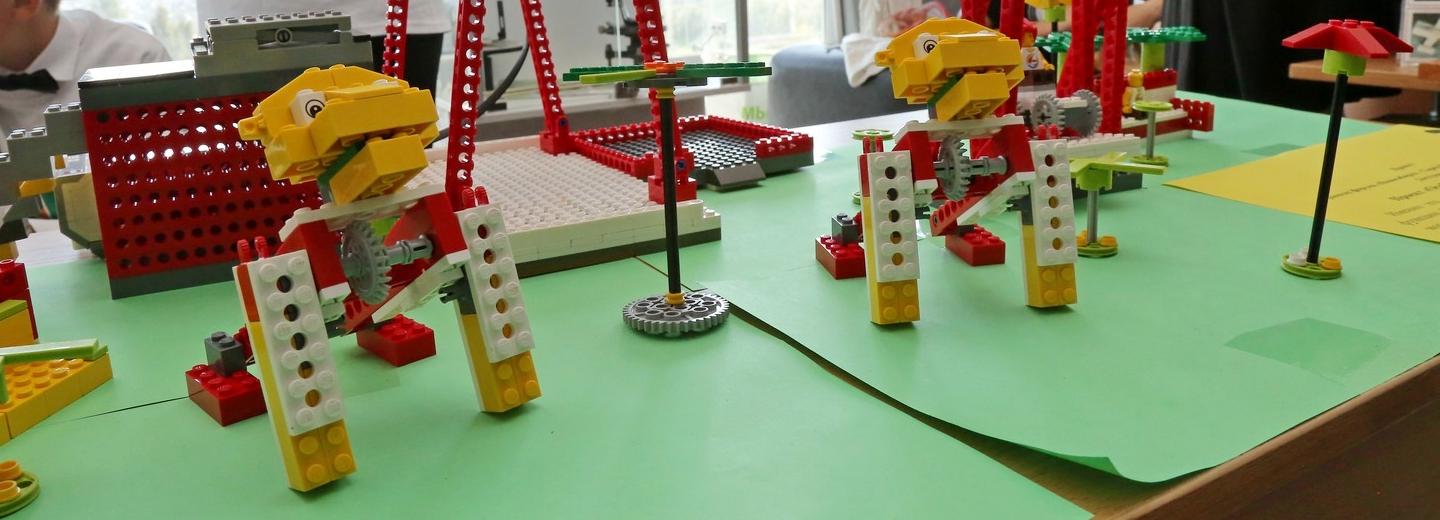 Дети с синдромом Дауна изучают робототехнику в Новосибирске