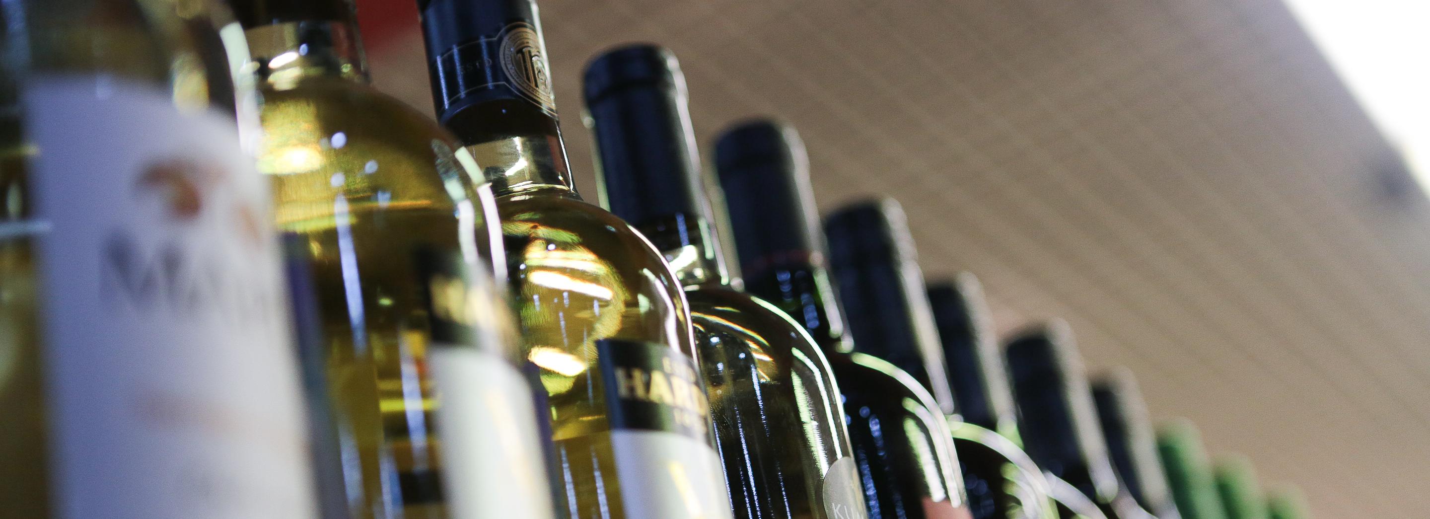 Новое с 1 мая: пенсии шахтёрам, акцизы на вино и запрещённая молочка