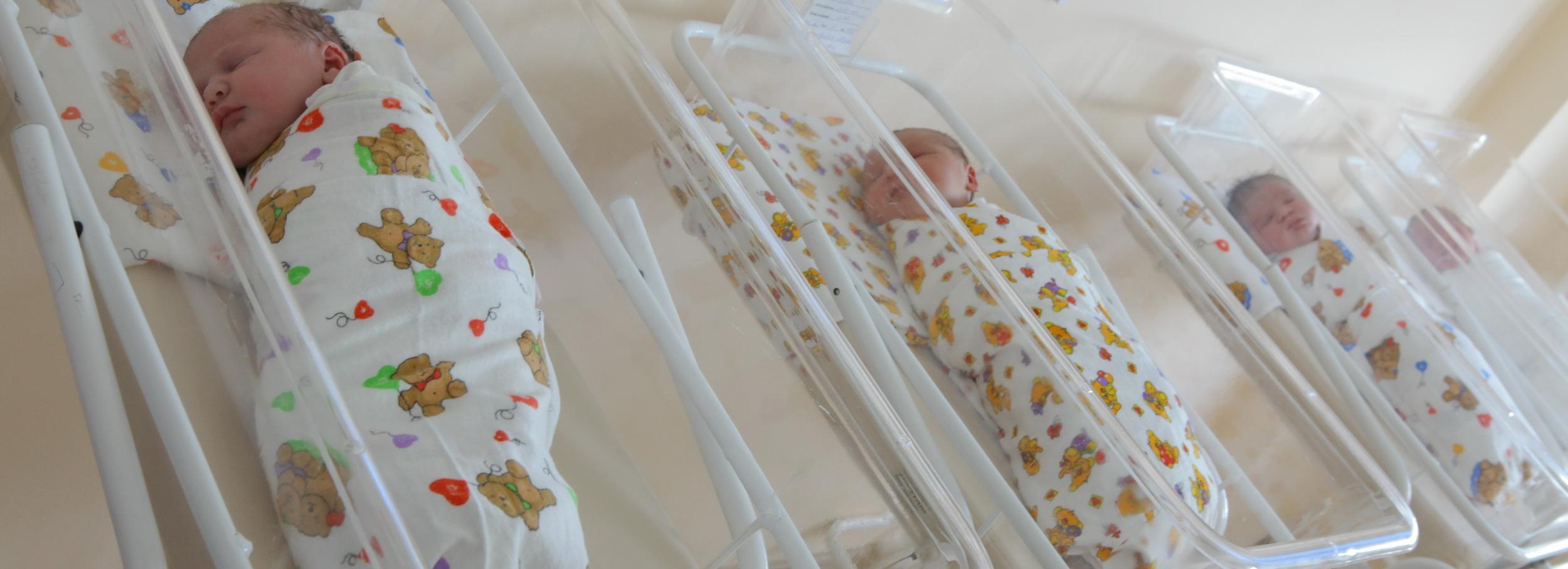 Роды в воду начали принимать в ЦКБ новосибирского Академгородка