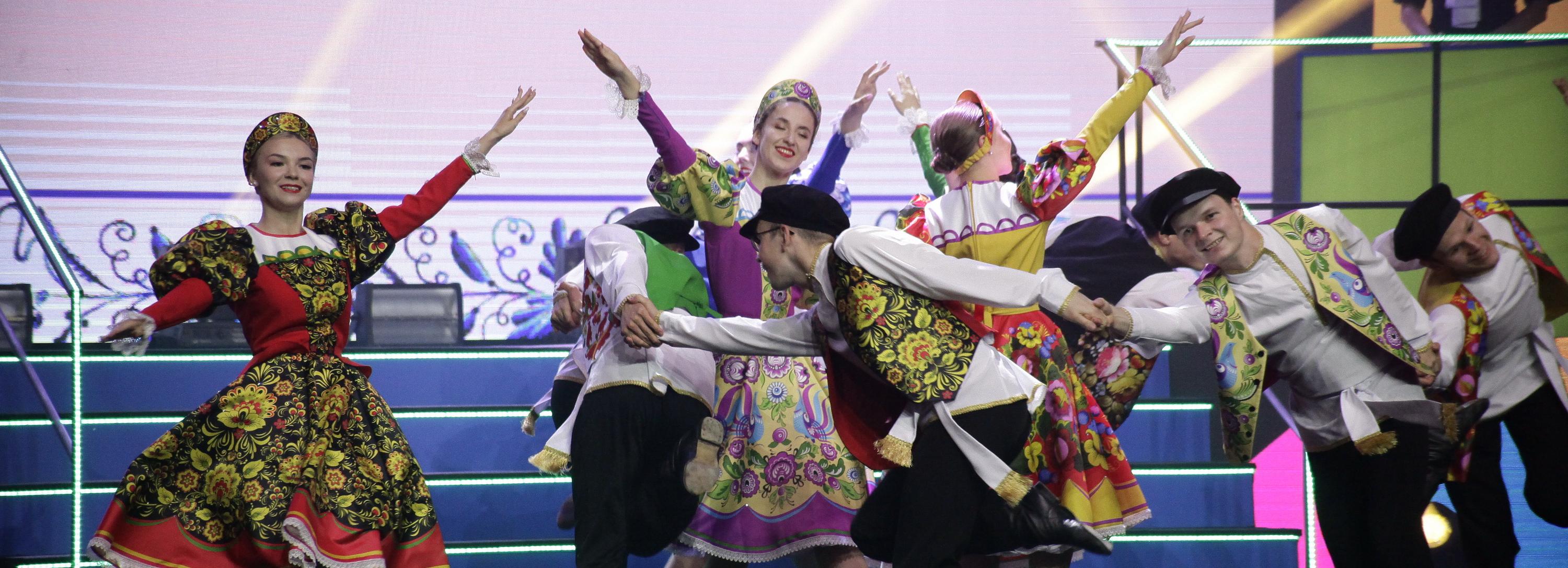 К 128-летию города в Новосибирске зачитали рэп и станцевали «Калинку»