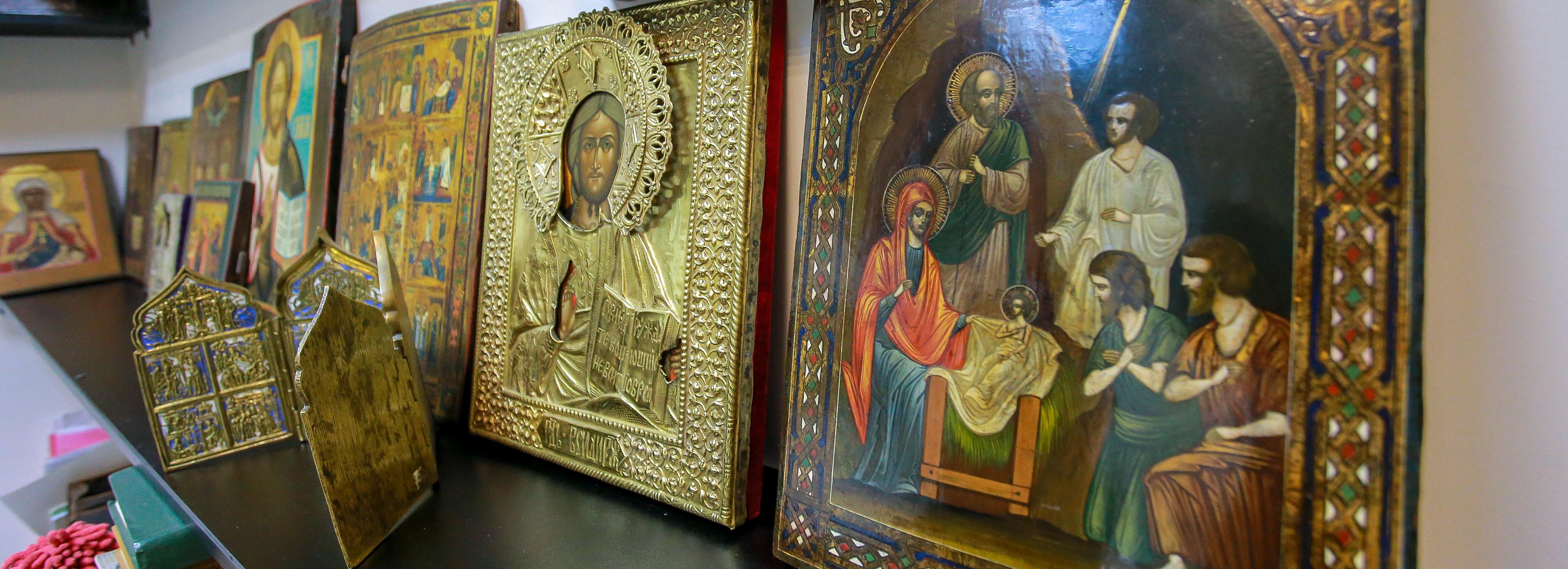 Посылки с иконами отправляют каждую неделю на СВО из Центрального округа