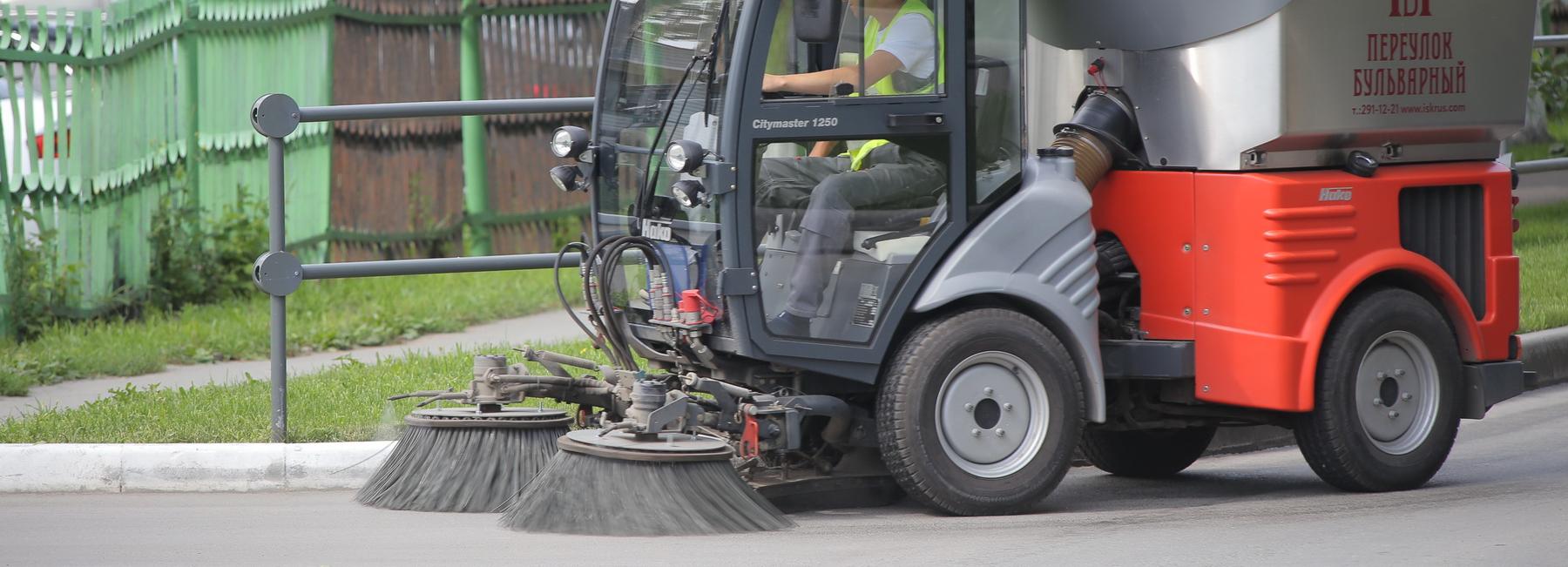 348 тонн смёта и грязи вывезли с улиц Новосибирска за сутки