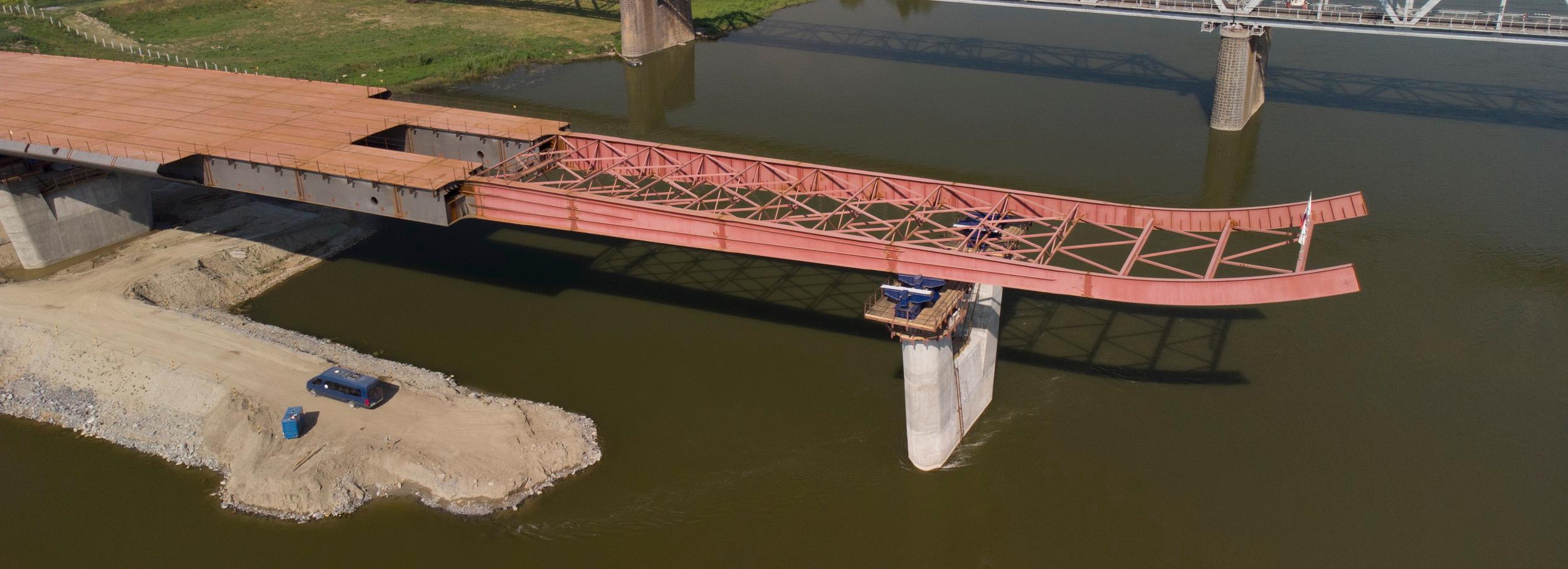 Травников: рост цен на стройматериалы не задержит сдачу четвёртого моста