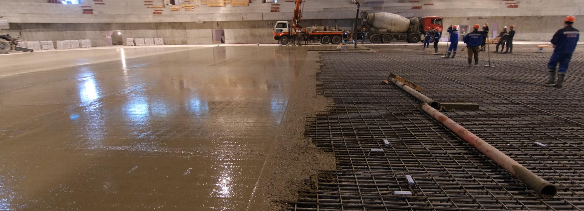 На главной арене нового ЛДС в Новосибирске начали заливку бетона