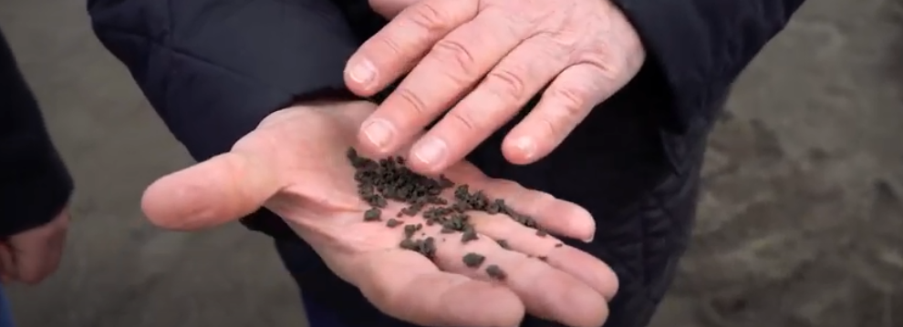 По пути с мэром: глава города проверил, чем будут посыпать дороги зимой