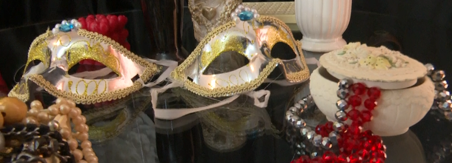 Бал с Бегемотом и макияж советской леди показали на «Библионочи — 2023»