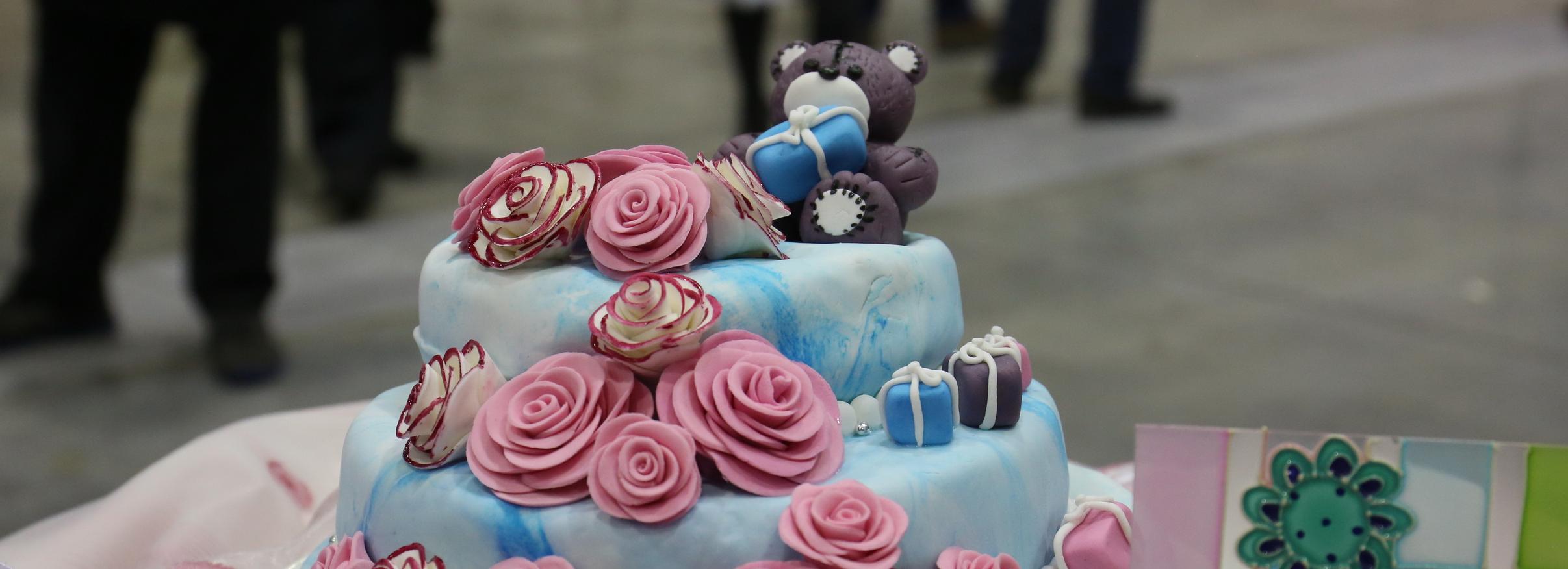 Тортом «Малиновый блюз» угостят на ярмарке в Новосибирске