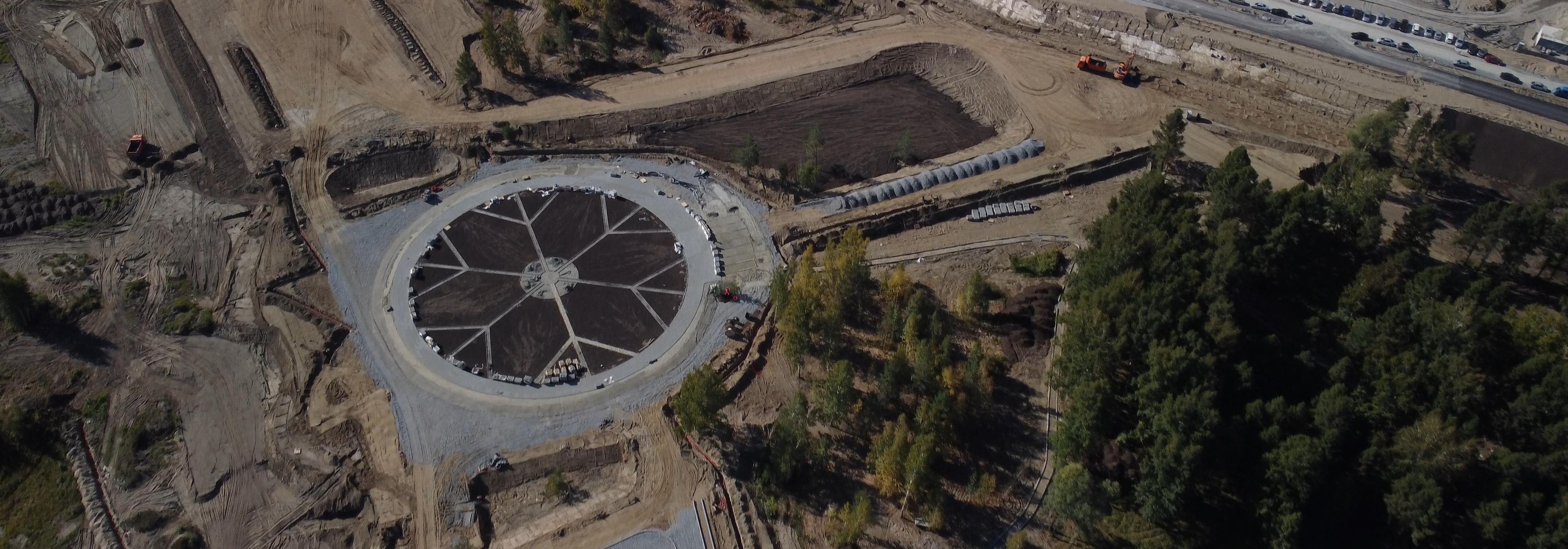 Возле строящегося ЛДС в Новосибирске появилась гигантская снежинка