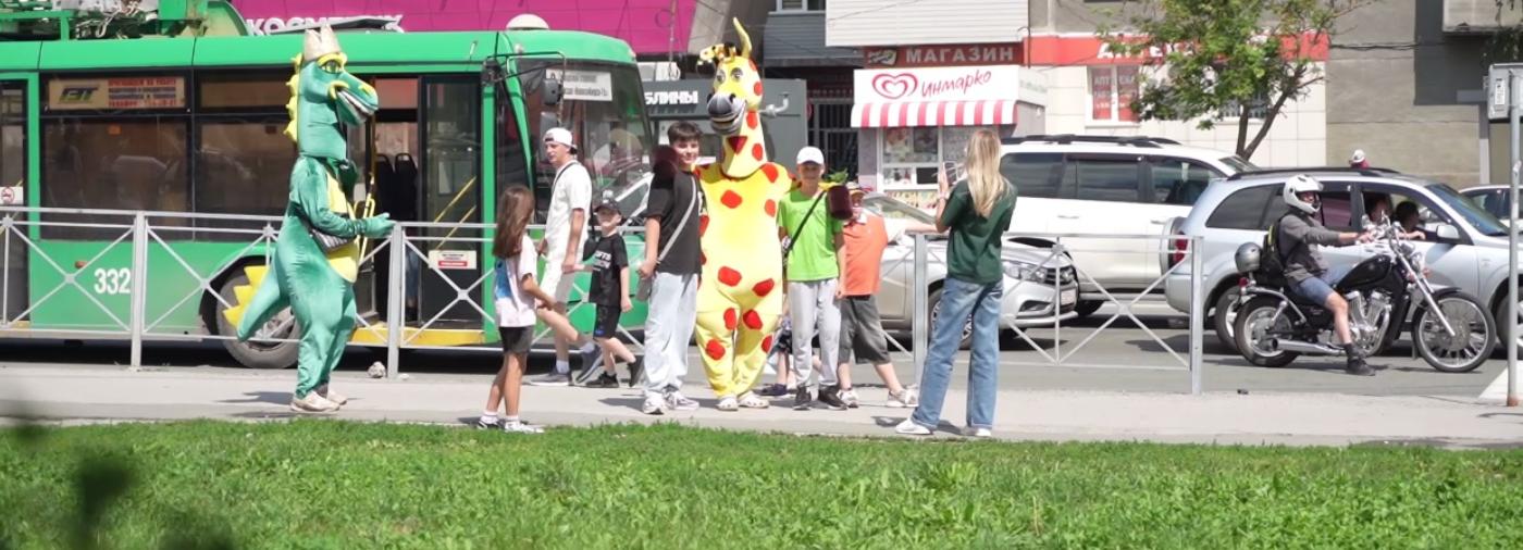 На жирафа, коня и динозавра пожаловался в полицию новосибирский депутат
