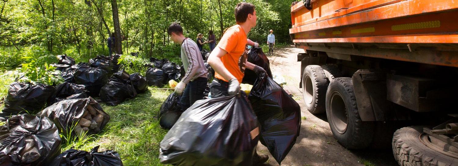 Новосибирцев позвали на мусорный квест под Бугринским мостом