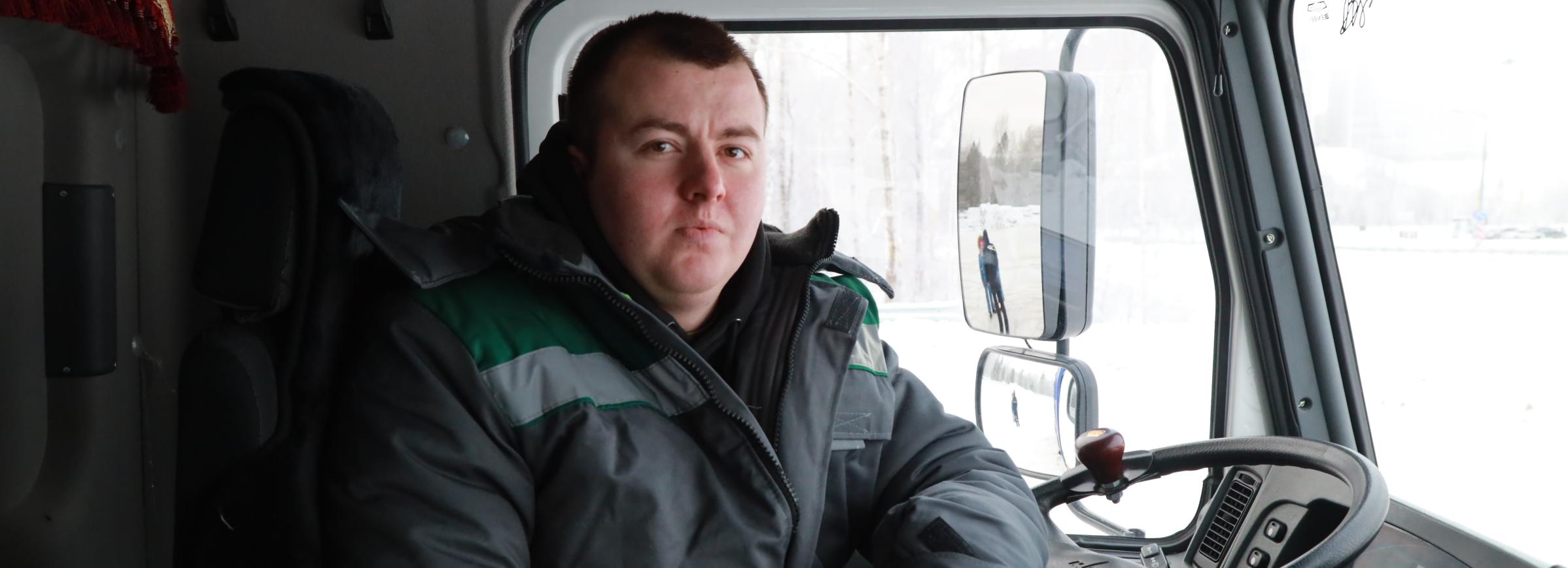 Из-за окурка задымился кузов нового мусоровоза в Новосибирске