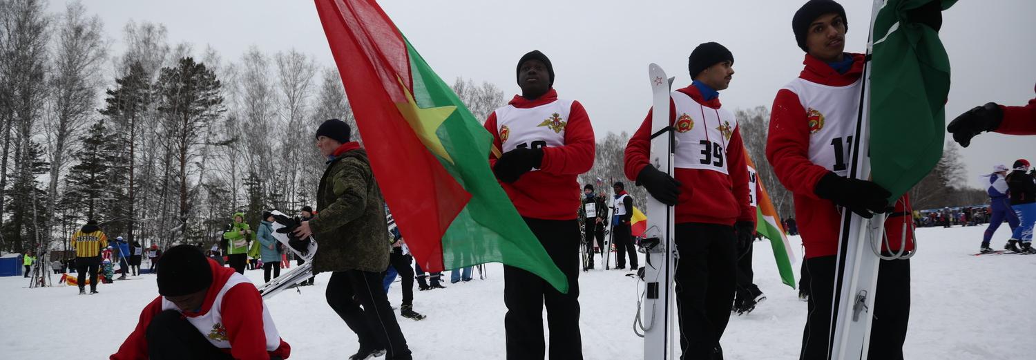 Под дождём и с флагом Конго: чем запомнилась «Лыжня России — 2020»