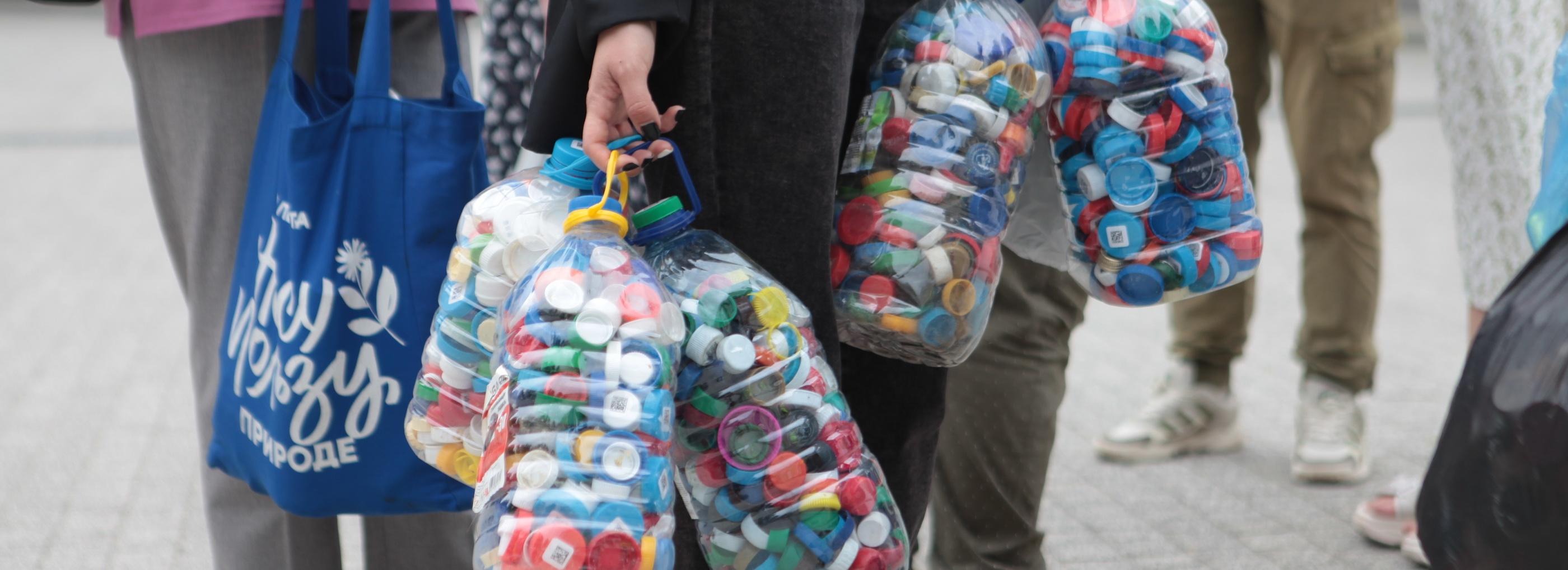 Экомобиль и экомоль собрали толпы новосибирцев в Центральном парке