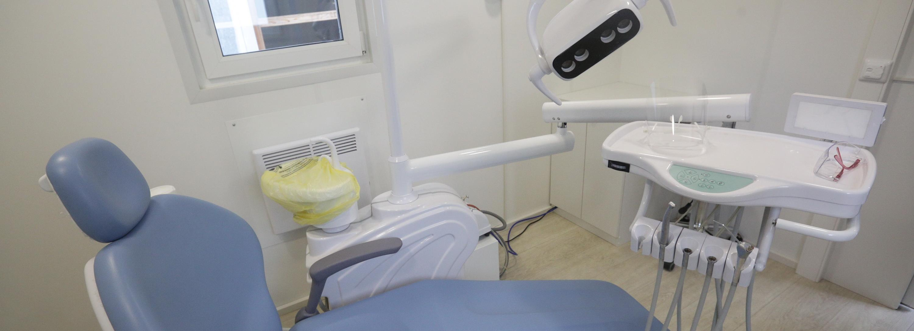 Врачи-волонтёры бесплатно лечат зубы мобилизованным в Новосибирске