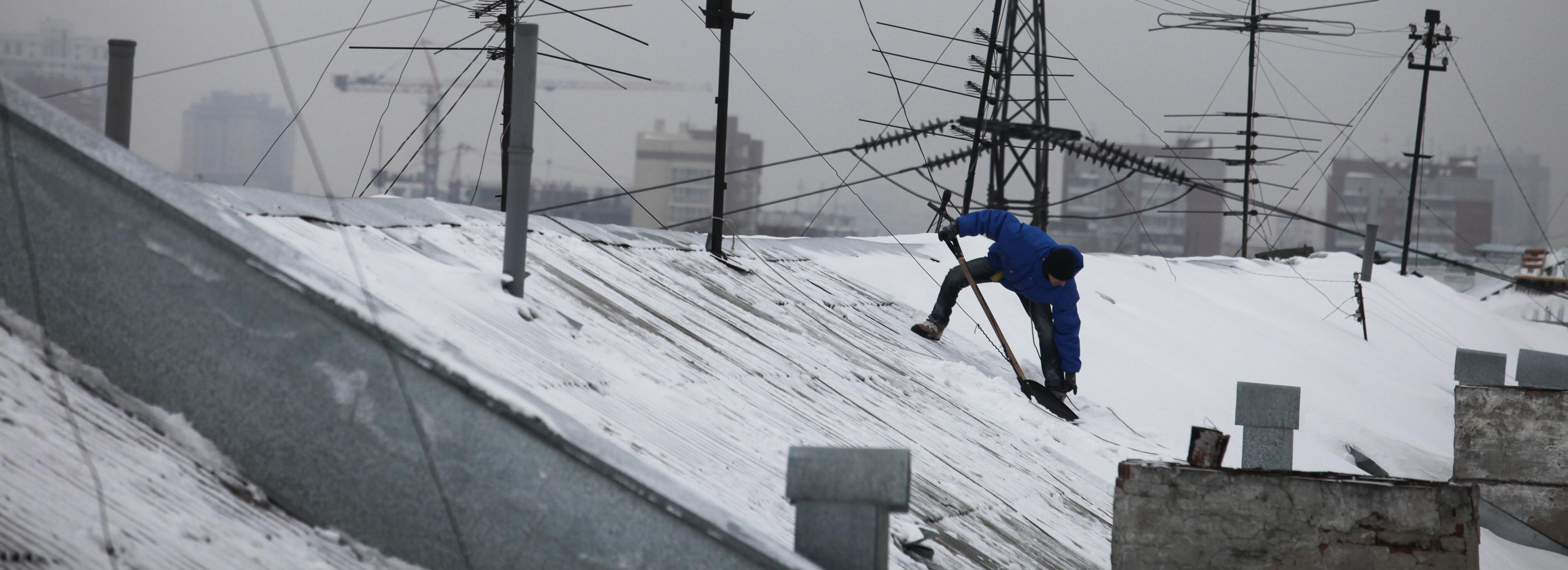 Мэр Новосибирска: 90% скатных крыш в городе очистили от снега