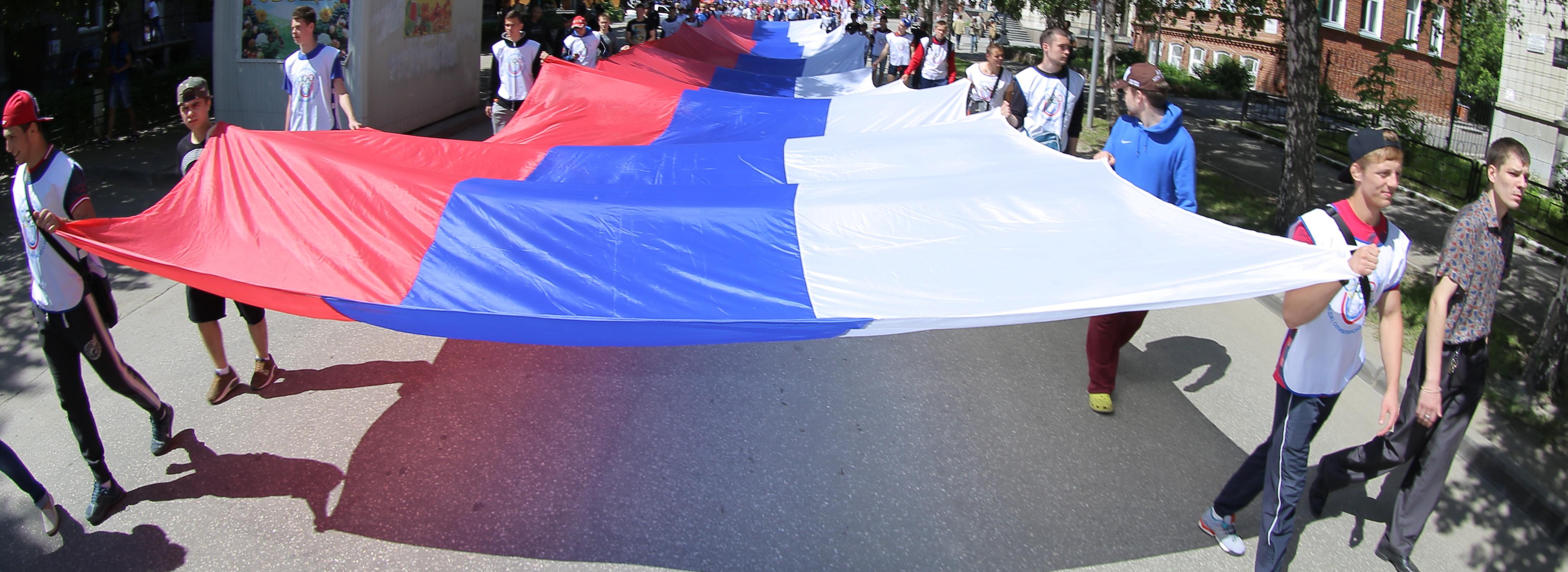 Белый, синий, красный: на авиашоу в Мочище машины выстроятся по цветам