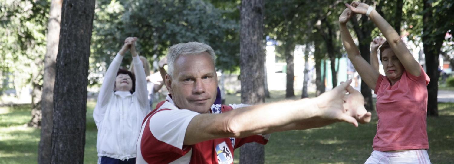 Парковая гимнастика: новосибирцы «прокачали» лёгкие после пандемии