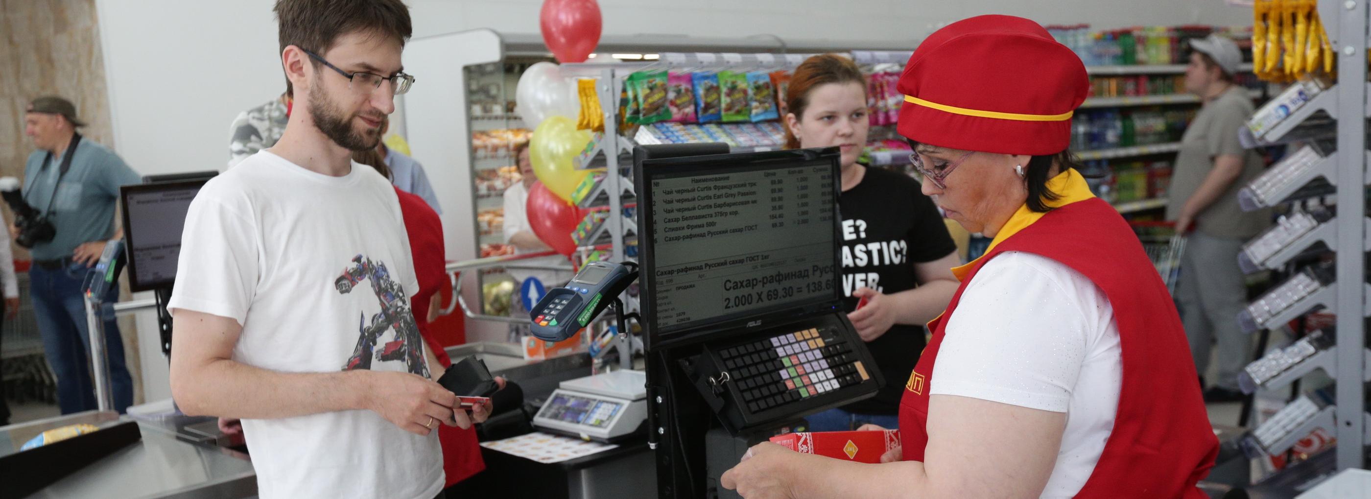 Откройте сумку: есть ли право у охранника магазина проверять личные вещи