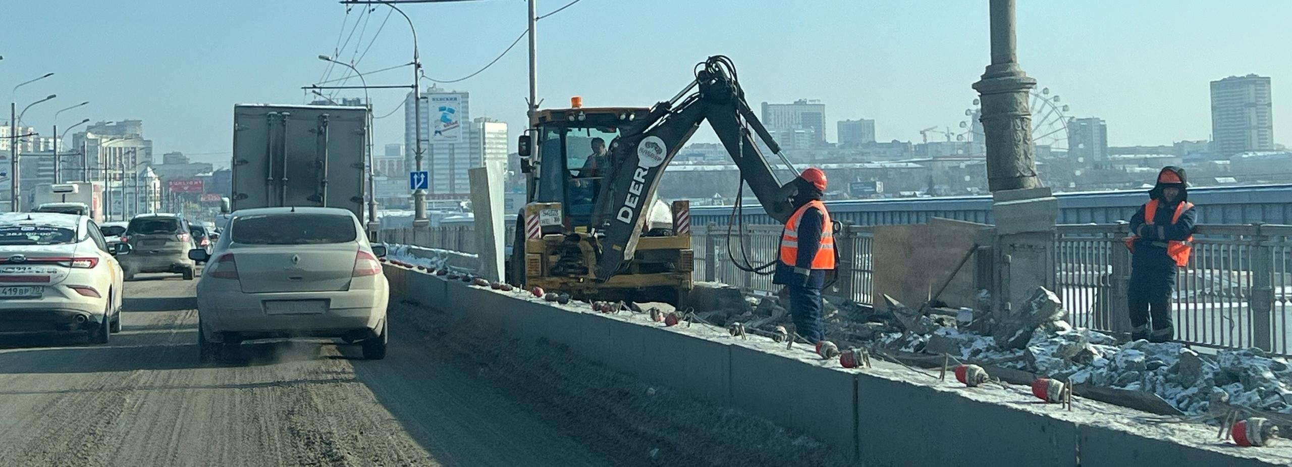 Клемешов поручил усилить ремонт на стоящем в пробках Октябрьском мосту