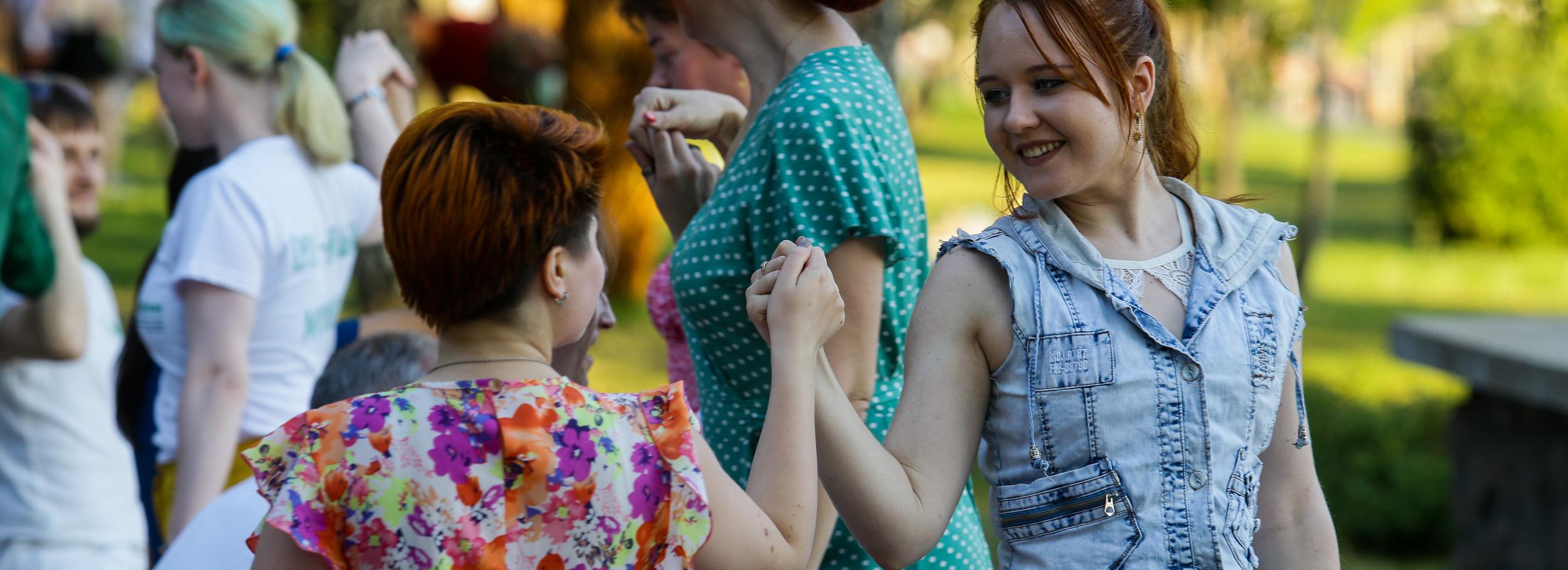 Новосибирцев зовут станцевать фокстрот под звуки оркестра